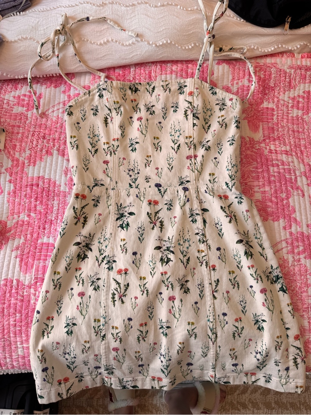 Alice + Olivia flower white denim dress